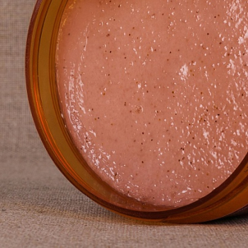 EO Laboratorie Organic Macadamia Body Scrub: Exfoliate